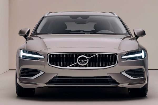 volvo v60 recharge frontal