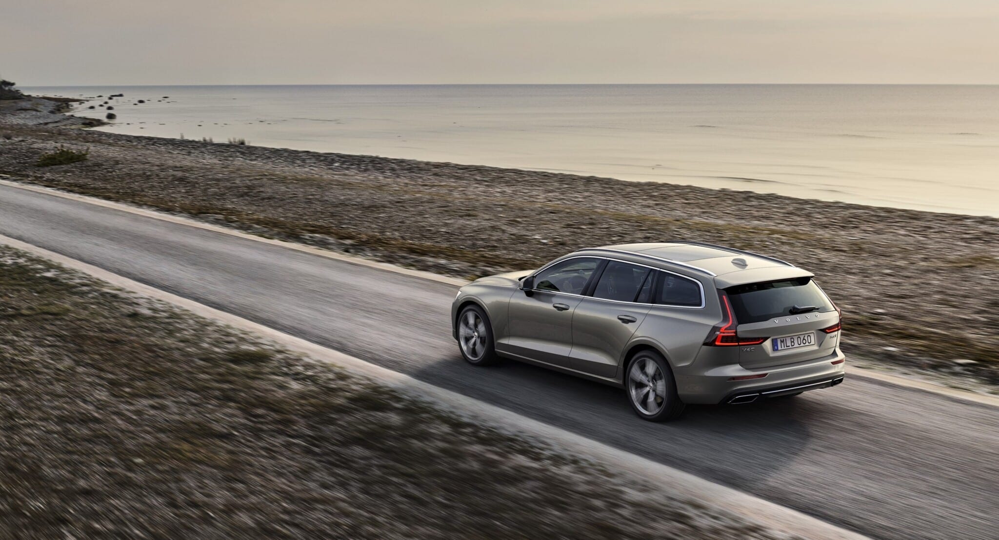 volvo v60 recharge motores